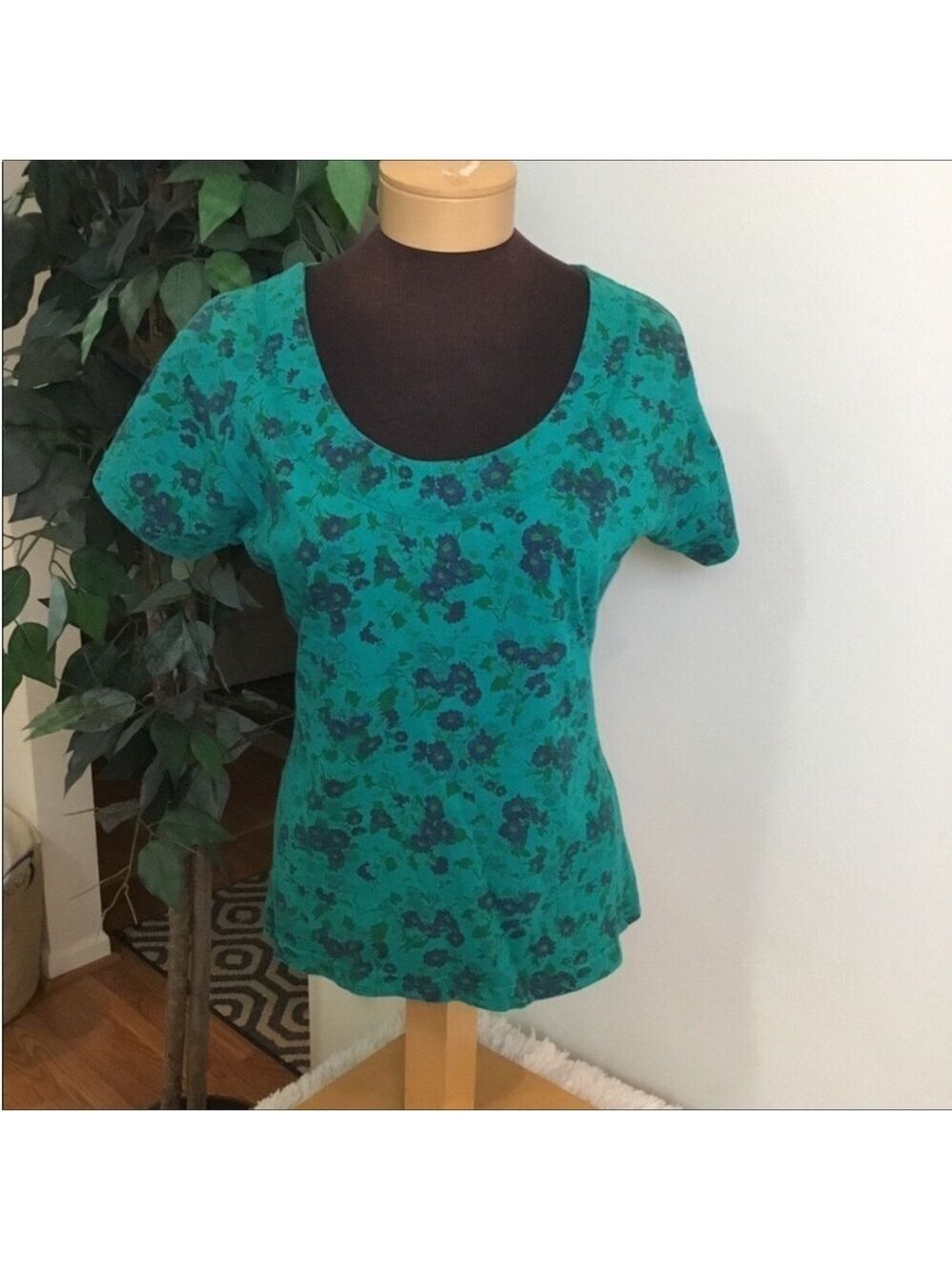 BAW clothing brand for MICHAEL short sleeve tee Womans size medium